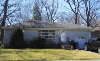32 Grand Ave, Waldwick NJ  07463-1904 exterior