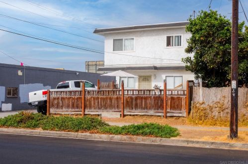4526 Haines St, San Diego, CA 92109-3020