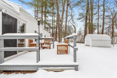20 Lee Ann St, Nashua NH  03062-3572 exterior