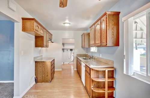 5207 Stevely Ave, Lakewood CA  90713-2114 exterior