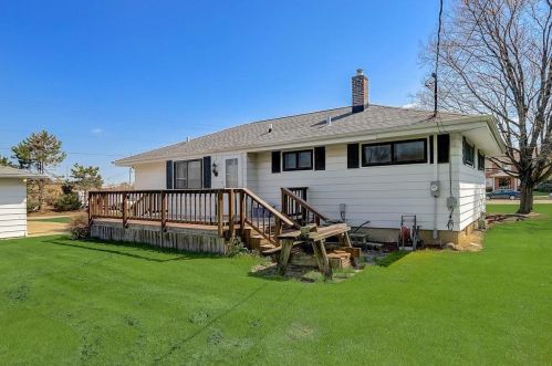 4741 68th St, Milwaukee, WI 53220-4518