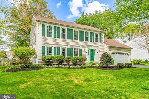 12614 Heritage Farm Ln, Herndon, VA 20171-2233