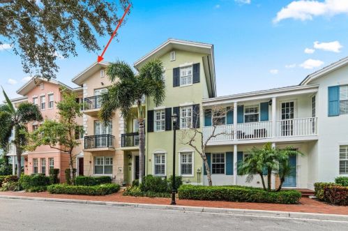 1034 Heritage Club Cir, Delray Beach, FL 33483-3482