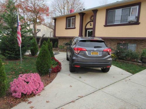60 Patton Ave, Wheatley Heights NY  11798-4211 exterior