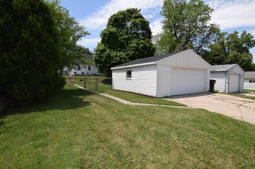 2934 92, Milwaukee WI 53227-3601 exterior