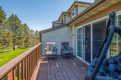 189 Pine Ridge Ct, Mishicot WI  54228-9515 exterior