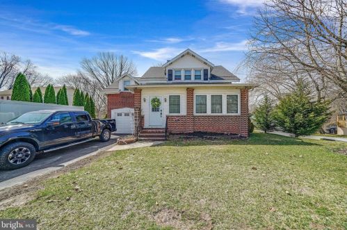 3146 Naamans Creek Rd, Boothwyn, PA 19061-2415