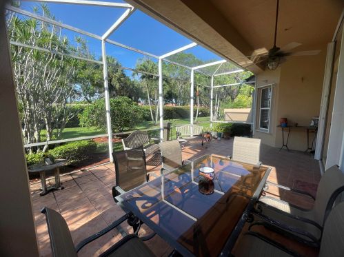 7110 Veneto Dr, Boynton Beach FL  33437-3741 exterior