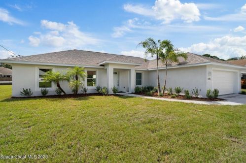 5445 Friendly St, Cocoa, FL 32927-2957