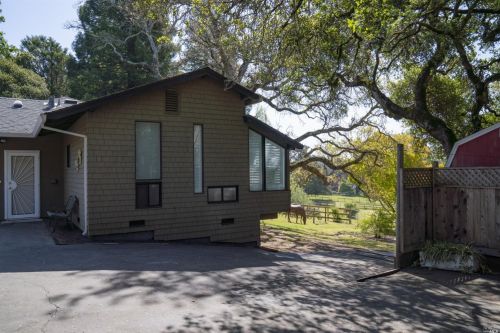 6499 Lone Pine Rd, Sebastopol CA  95472-5622 exterior