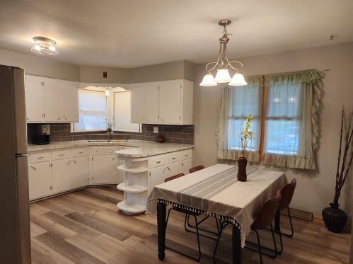 4671 77th St, Milwaukee, WI 53218-4737