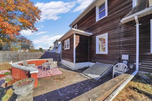 150 Summit St, Bridgeport CT  06606-4839 exterior