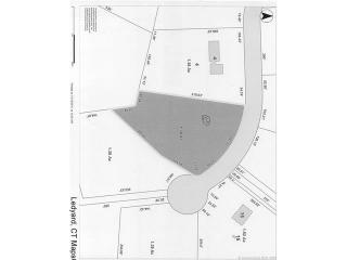 14 Applewood Dr, Gales Ferry, CT 06339-1679