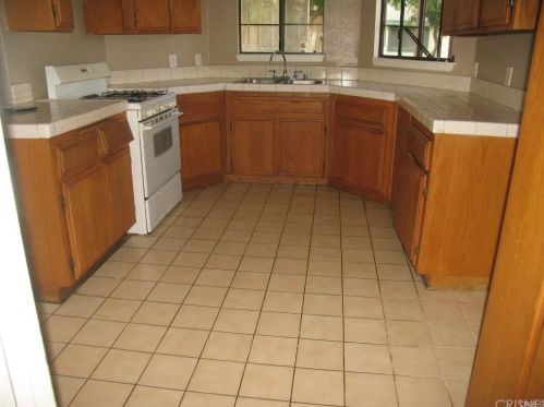 44123 Dahlia St, Lancaster, CA 93535-5682