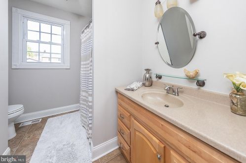 7 Nassau Ave, West Deptford NJ  08066-1120 exterior