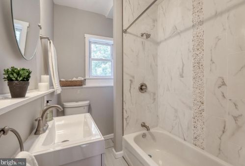 437 Maple Ave, Camden NJ  08106-2054 exterior