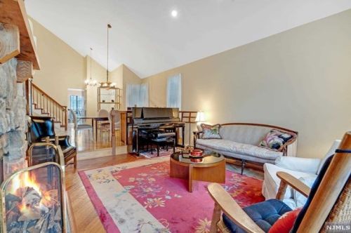 97 Suleski Ct, Mahwah NJ  07430-2961 exterior