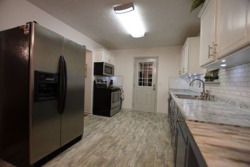 153 Northlake Dr, Hendersonville, TN 37075-5670