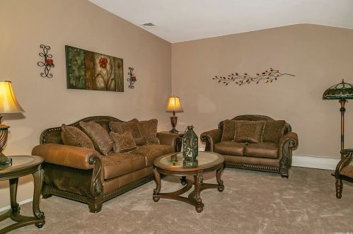30 Dartmouth Dr, Deer Park, NY 11729-1006