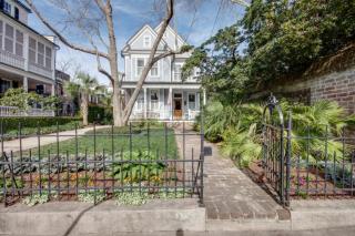 26 Lamboll St, Charleston SC  29401-2315 exterior