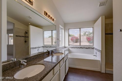 6960 Villa Hermosa, Glendale AZ  85310-5857 exterior