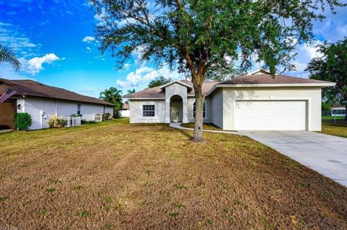 961 Sapling Dr, Naples, FL 34120-1444