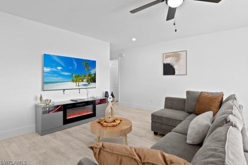 1414 6 Ave, Cape Coral FL  33909-0013 exterior