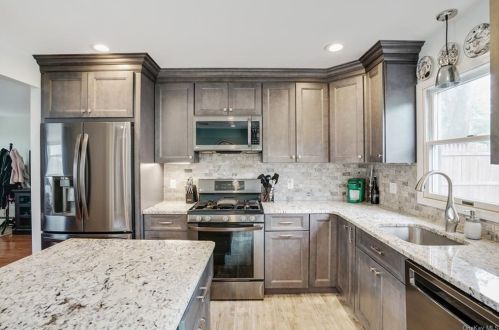 2 Lee Rd, Cornwall, NY 12518-1318