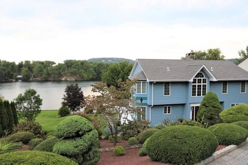 46 Lake Shore Dr, Brookfield Center, CT 06804-1429