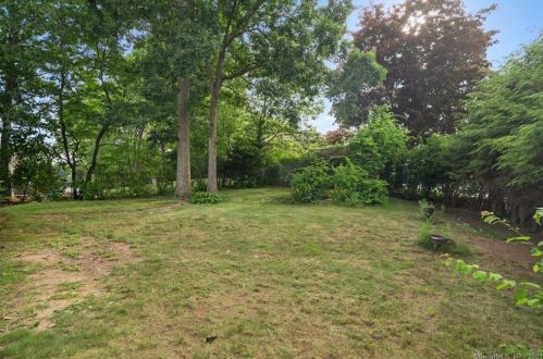 14 Timber Ln, Waterbury, CT 06705-3607
