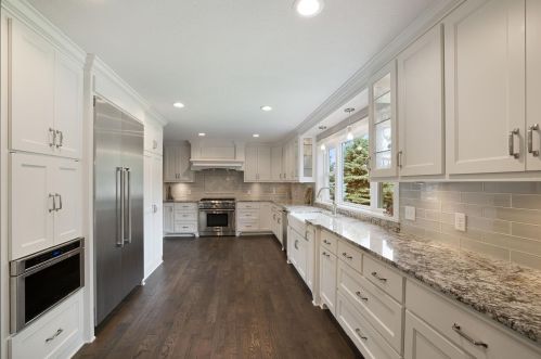 8009 Greenbriar Ln, Saint Paul, MN 55125-8472