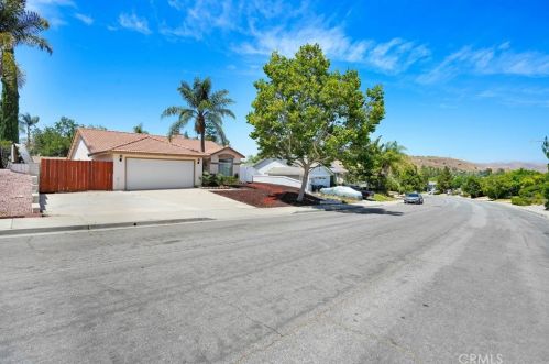 29233 Northpointe St, Lake Elsinore CA  92530-1200 exterior
