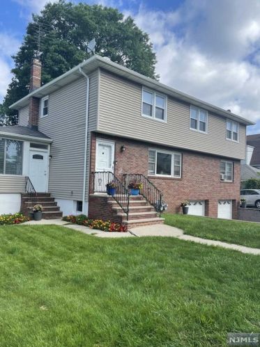 10 Mount Pleasant Ave, West Paterson, NJ 07424-2836