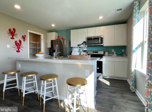 422 Grainery Way, Seaford DE  19973-7611 exterior