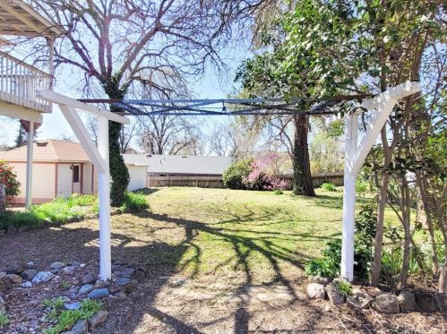 103 Tunis St, Lakeport CA  95453-4605 exterior