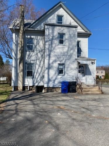 38 Hanover Ave, Greystone Park, NJ 07950-2109
