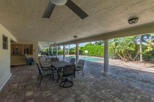 2022 Sunderland Ave, West Palm Beach FL  33414-7715 exterior