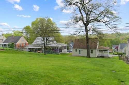 207 Maryland Dr, Glenshaw PA  15116-1723 exterior