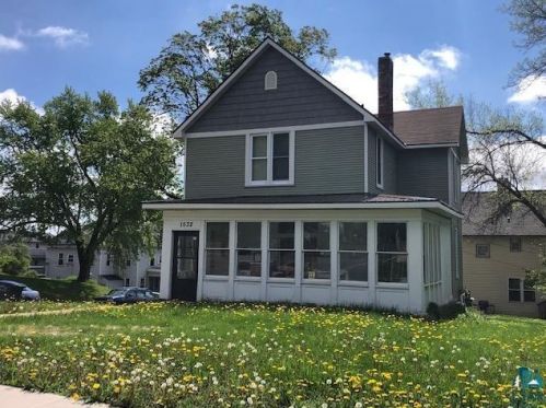 1532 4th St, Duluth, MN 55812-1248