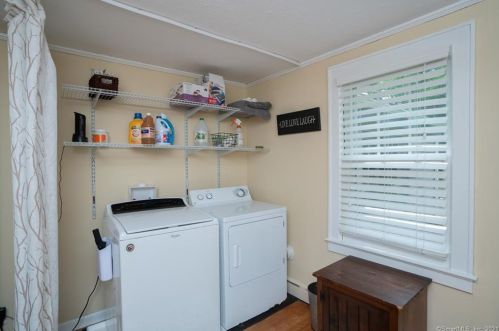 25 Losee Dr, Litchfield CT  06778-2507 exterior