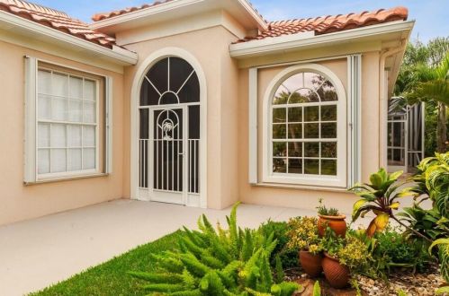 7914 Red River Rd, West Palm Beach, FL 33411-5815