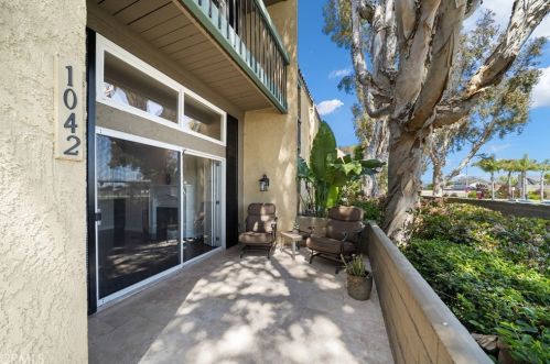 1042 Palo Verde Ave, Long Beach, CA 90815-4663
