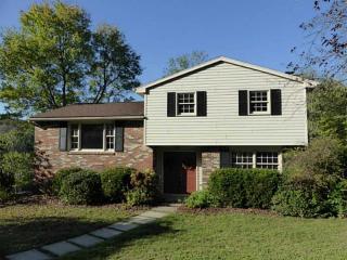 620 Wellington Dr, Greensburg, PA 15601-6043