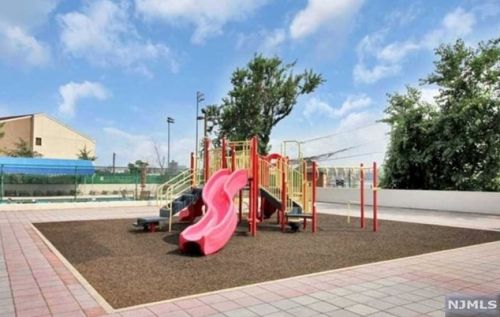 1203 River Rd, Edgewater NJ  07020-1456 exterior