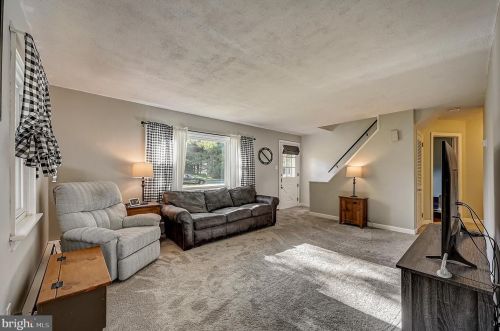 1497 Sweetbriar Ln, Lansdale PA 19446-3240 exterior