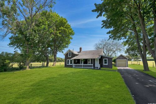 580 Jacobs Ln, Southold, NY 11971-3725