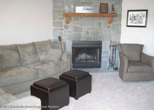 808 Sandra Pl, Bricktown, NJ 08724-7060