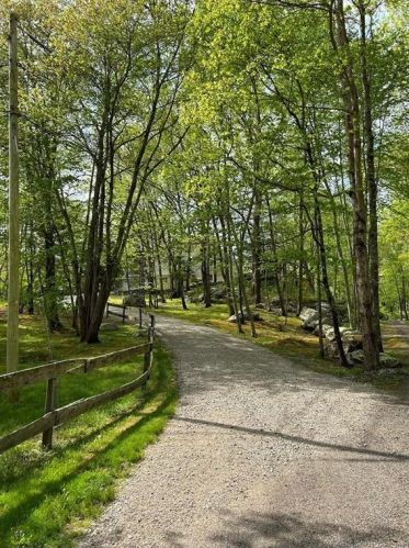 95 Farmholme Rd, Stonington, CT 06378-2502