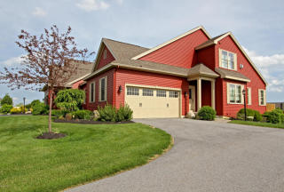 25 Meldon Cir, Glens Falls, NY 12804-5817