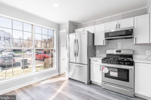 1810 Rochelle Ct, Woodbridge, VA 22192-5626